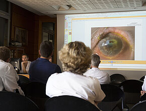 Ophtalmologie : réunion - Agrandir l'image (fenêtre modale)